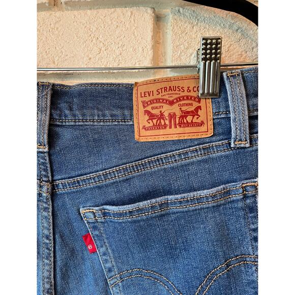 Women’s Levi’s High Rise Denim Cut Off Shorts Size 30 - Picture 5 of 5